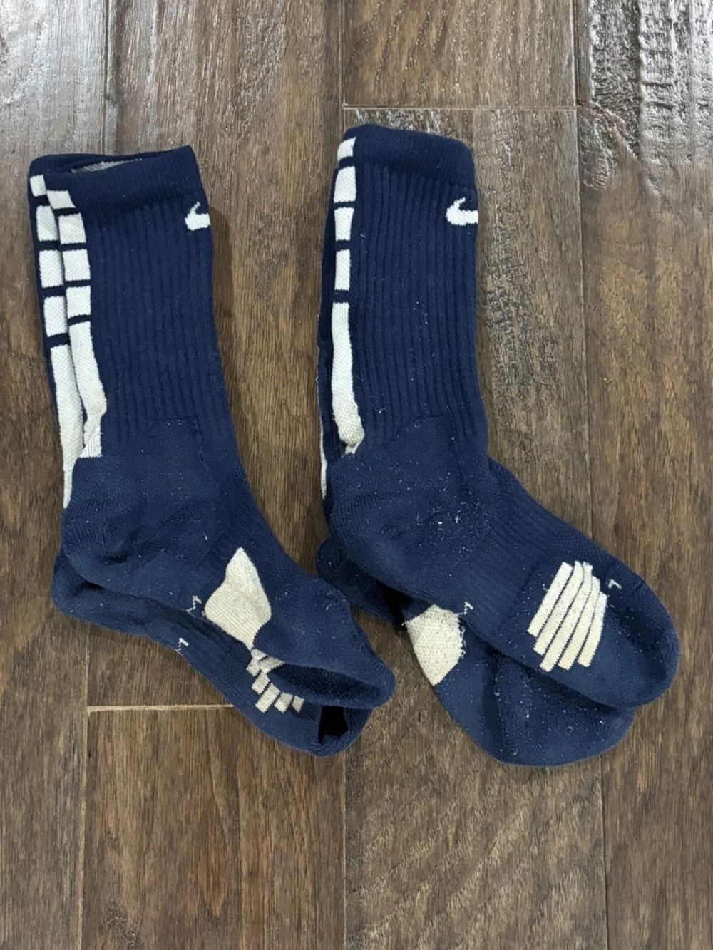 Nike Elite Youth Basketball Navy Crew Athletic Socks with White Accents